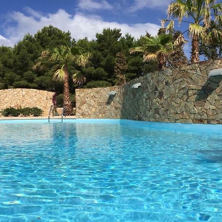 Residence Elegance Ville Ed Appartamenti A Porto Pino Exterior photo