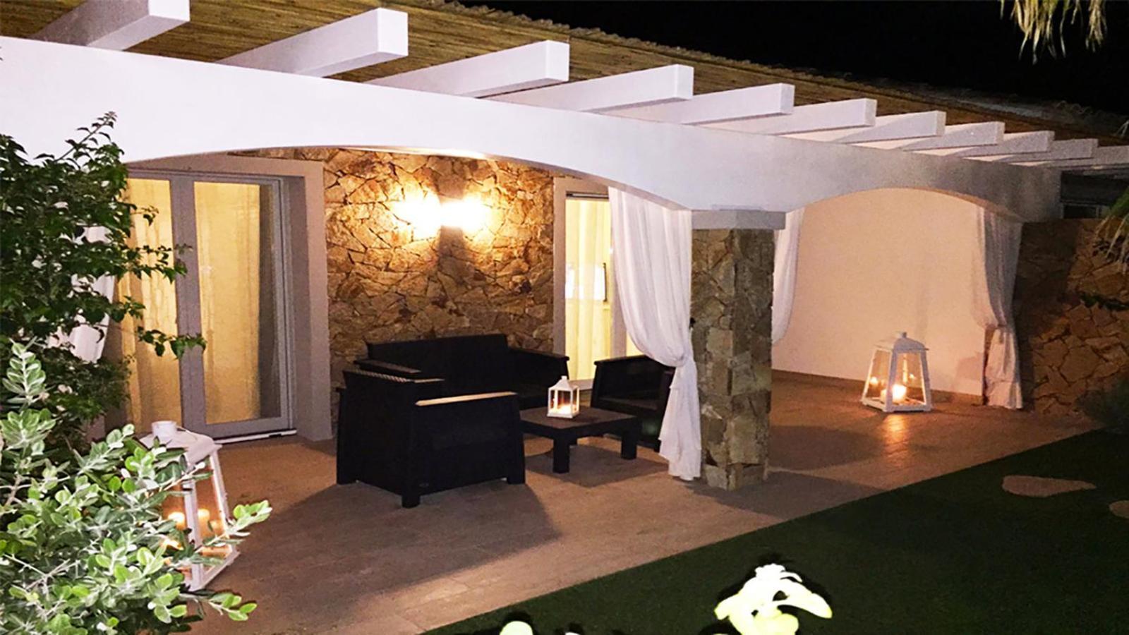 Residence Elegance Ville Ed Appartamenti A Porto Pino Exterior photo