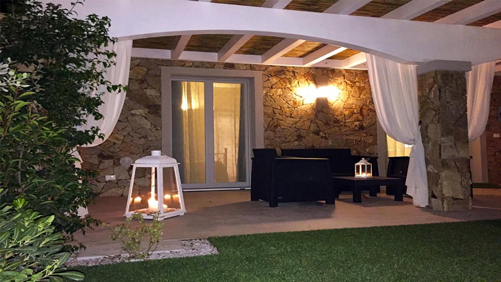 Residence Elegance Ville Ed Appartamenti A Porto Pino Exterior photo