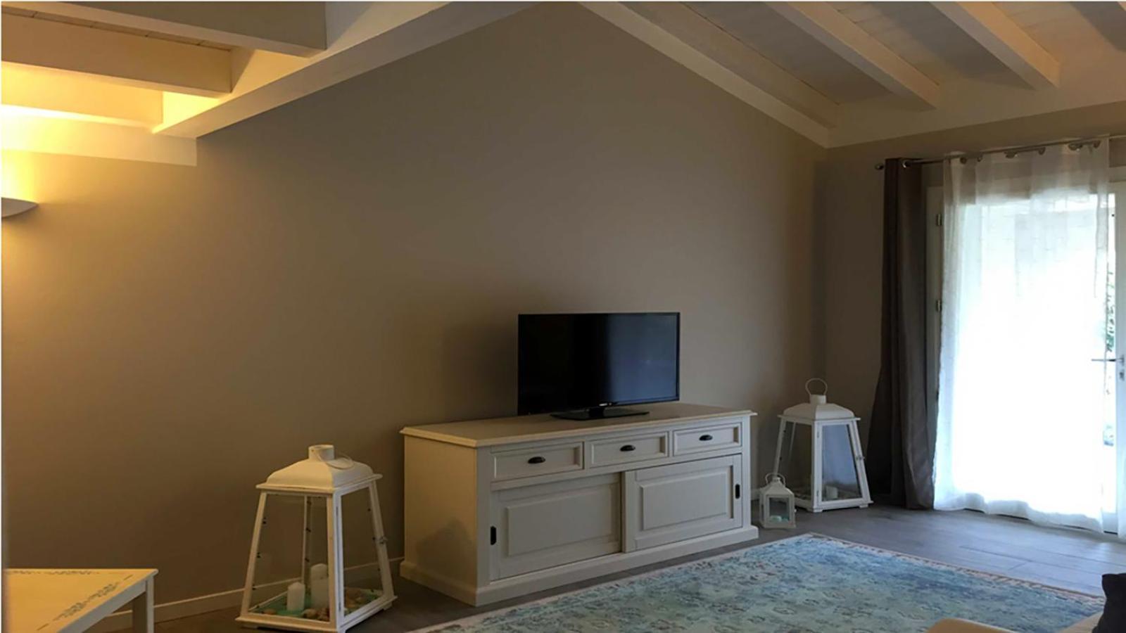Residence Elegance Ville Ed Appartamenti A Porto Pino Exterior photo