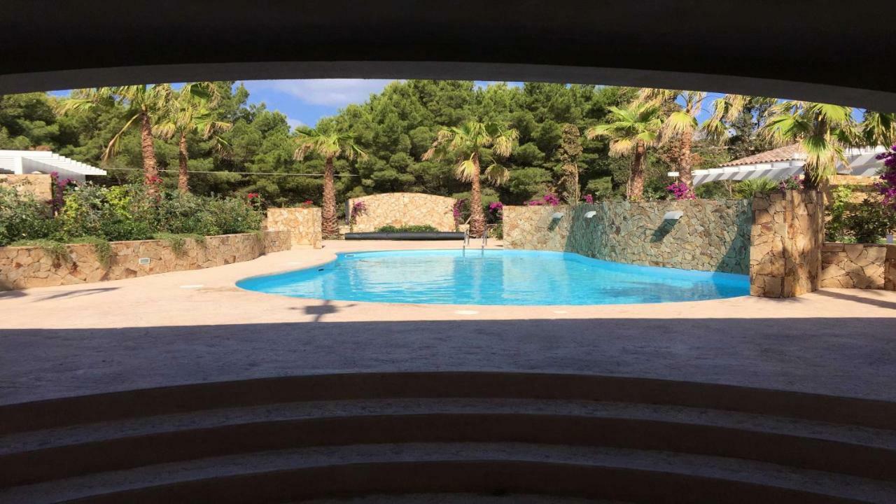 Residence Elegance Ville Ed Appartamenti A Porto Pino Exterior photo