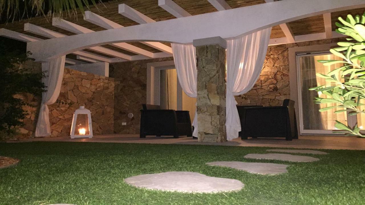 Residence Elegance Ville Ed Appartamenti A Porto Pino Exterior photo