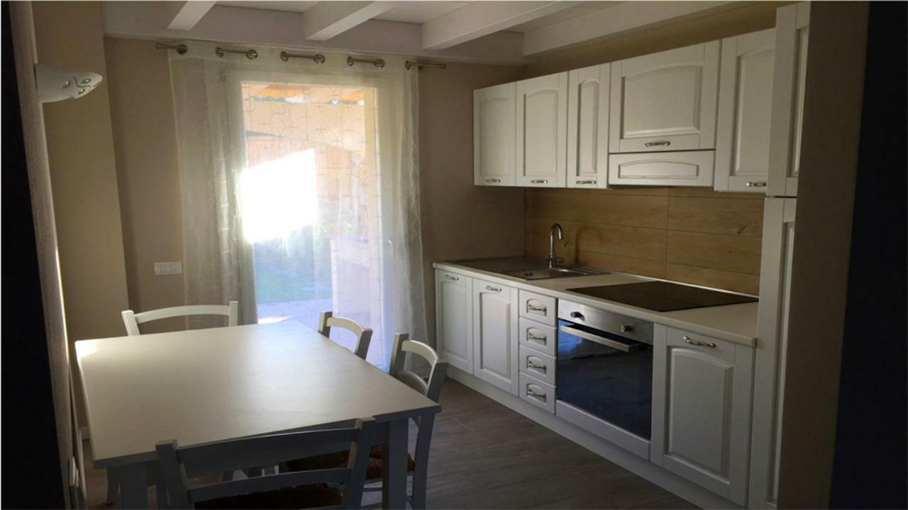 Residence Elegance Ville Ed Appartamenti A Porto Pino Exterior photo