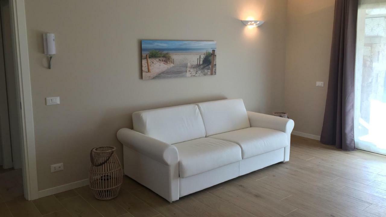 Residence Elegance Ville Ed Appartamenti A Porto Pino Exterior photo